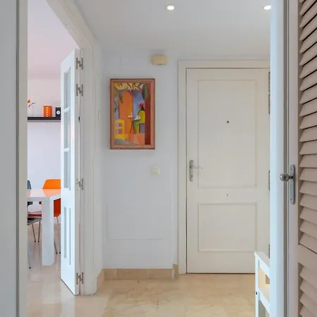 Hills With Seaview Апартаменти *