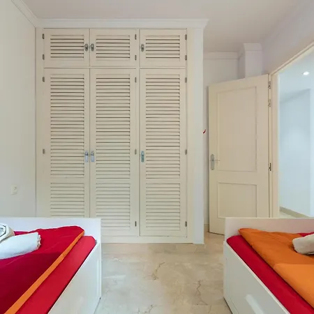 Апартаменти Hills With Seaview *