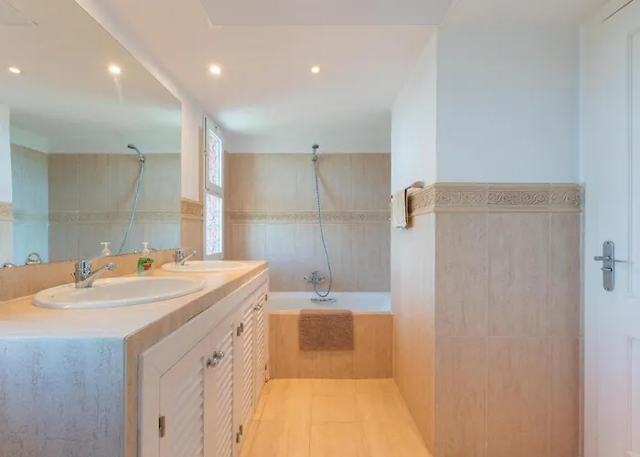 アパート Hills With Seaview *