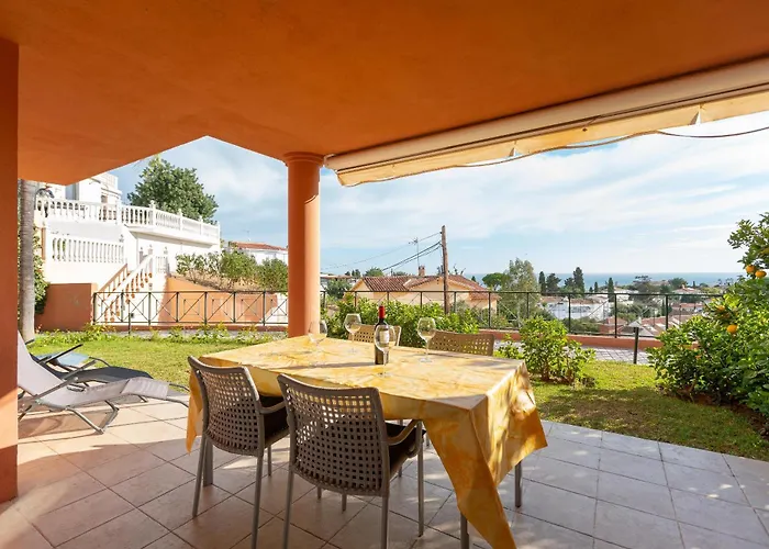 Апартаменти Hills With Seaview *